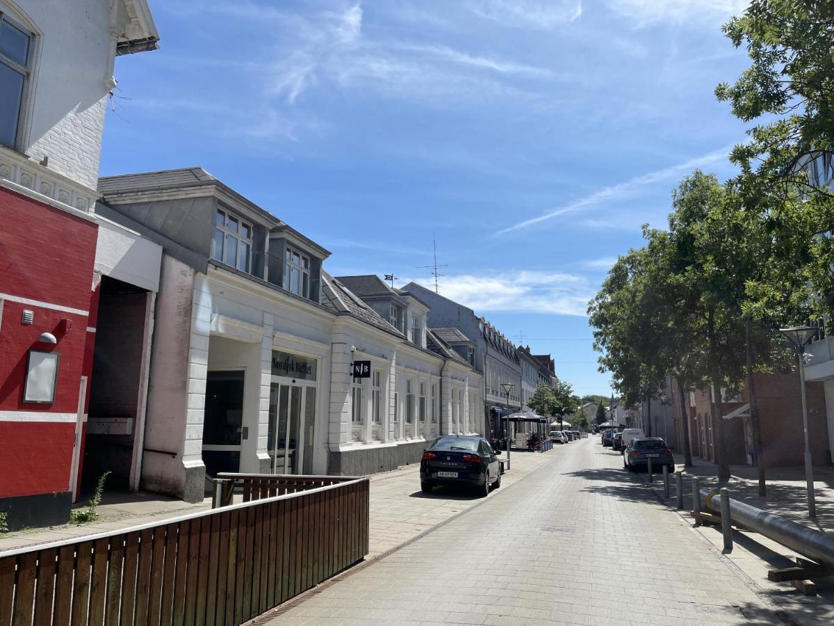 Aday - Blue Light Suite Apartment In The Center Of Hjorring Exterior photo